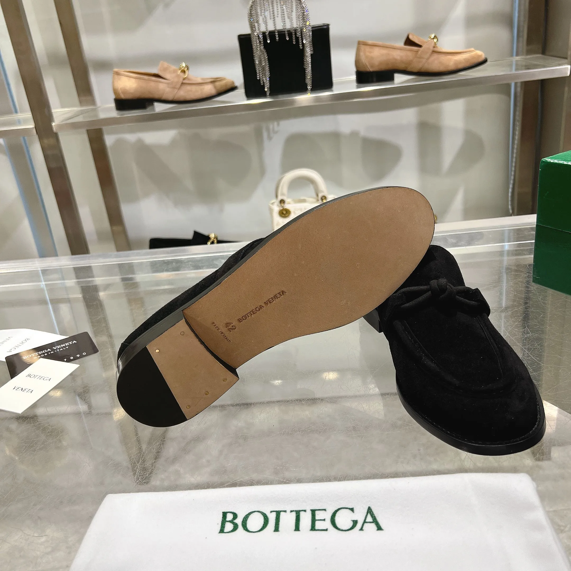 [BV] Top P: 840💰 Size: Female 35-39 (Female 40 custom-made) Male 39-44 (38.45 non-refundable) Bottega Veneta 2025 counter model! Small round toe loafers! Imported leather outsole! Imported grained cowhide! Solid color Niuli! !